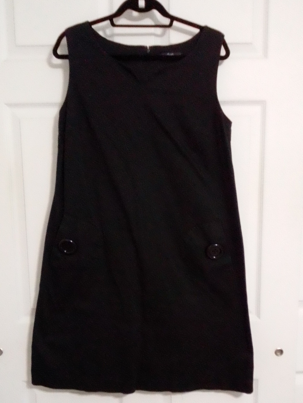 Classic Black Sleeveless Shift Dress - Women's. Size: Medium